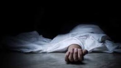 أثناء تأدية عمله.. سيارة تصطدم بـ أمين شرطة في طرة