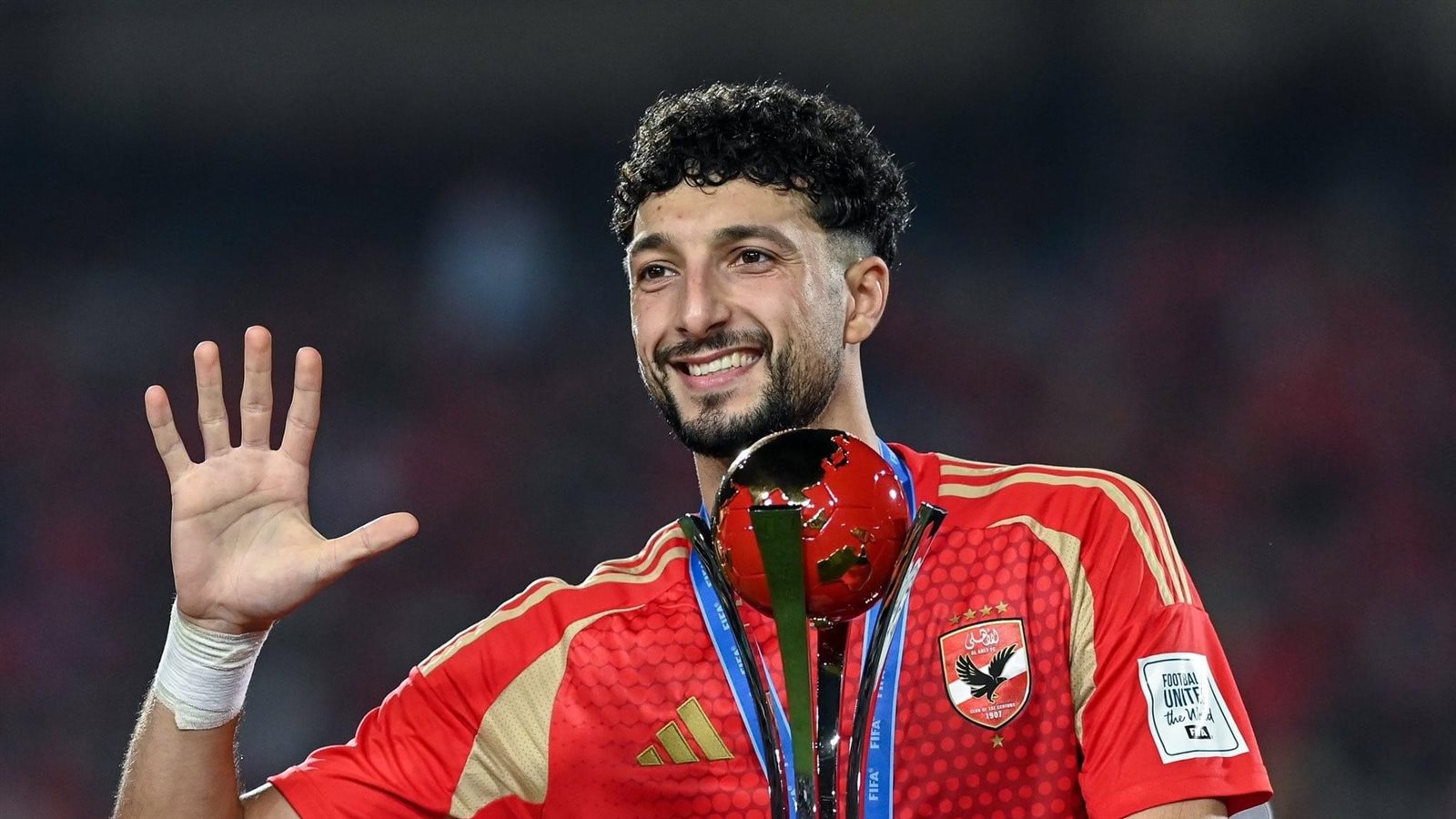 أحمد شوبير يكشف تفاصيل مثيرة عن أزمة وسام أبو علي مع الأهلي