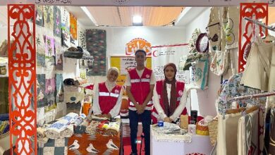 الهلال الأحمر المصري يشارك بمنتجات يدوية وخدمات تطوعية في ديارنا مارينا
