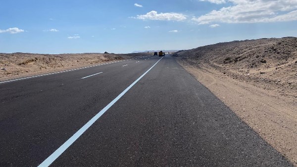 بدء تنفيذ مشروع تطوير طريق رأس غارب –الزعفرانة لدعم حركة النقل والسياحة