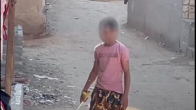 تشاجر مع جيرانه.. القبض على شخص يحمل سلاحا أبيض بالفيوم