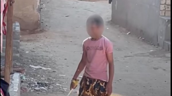 تشاجر مع جيرانه.. القبض على شخص يحمل سلاحا أبيض بالفيوم