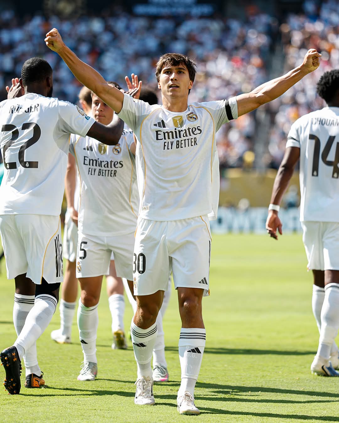 ريال مدريد يغلق الباب أمام كبار أندية البريميرليج ويرفض رحيل نجمه (ليس رودريجو)