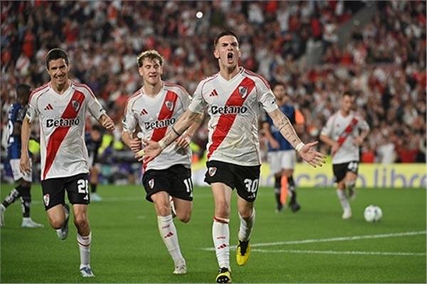 ريفر بليت يقسو على بلاتينسي بثلاثية بالدوري الأرجنتيني