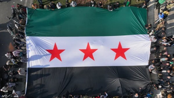 سوريا.. اشتباكات بين العشائر والدروز بالتزامن مع ضربات جوية إسرائيلية