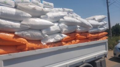 ضبط سيارة محملة بـ 5.5 طن أسمدة مدعمة قبل بيعها في السوق السوداء بالأقصر
