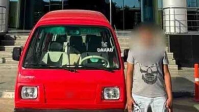 فتح باب السيارة .. القبض على صاحب فيديو سيارة الطريق السياحى| شاهد