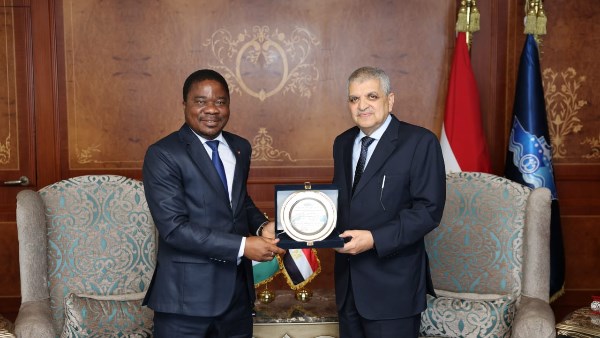 قناة السويس تفتح آفاق التعاون مع كوت ديفوار في مجال تطوير الموانئ والتدريب البحري
