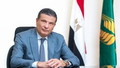 لا توجد لدينا مشكلة في نقص الأسمدة ولكننا غيرنا طريقة توزيعها