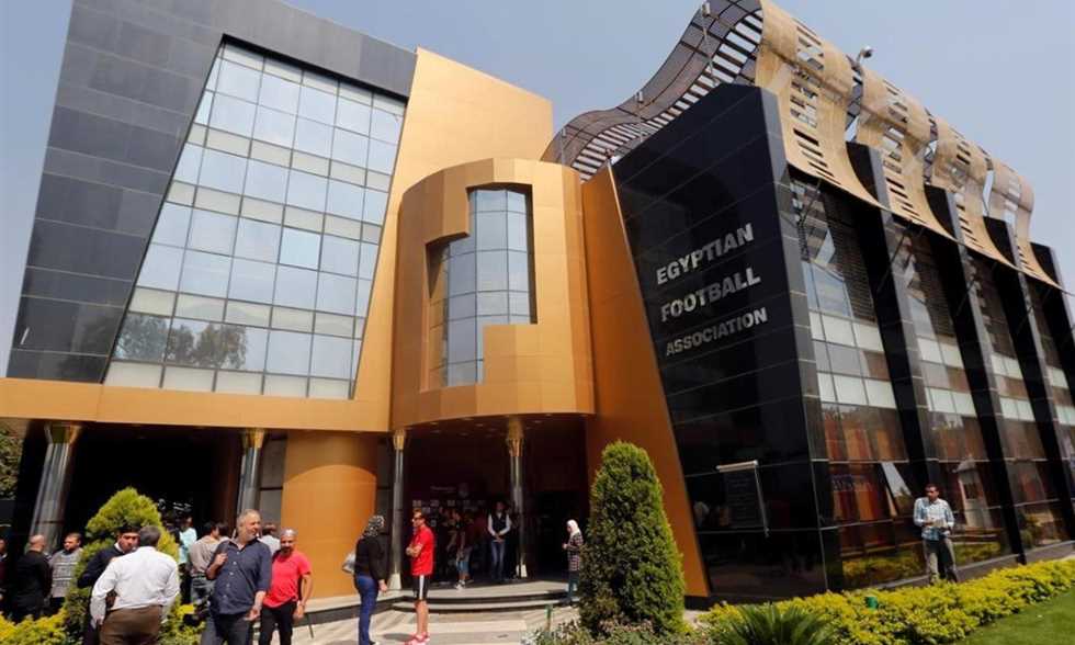 لجنة جديدة للاعبين المحترفين في الخارج