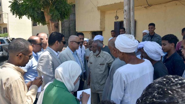 محافظ الأقصر يفتتح مشروعات مياه وصرف صحي بمركز الزينية بعد توقف دام لسنوات
