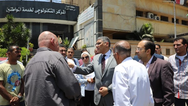 محافظ الجيزة يتفقد المركز التكنولوجي بحي جنوب الجيزة
