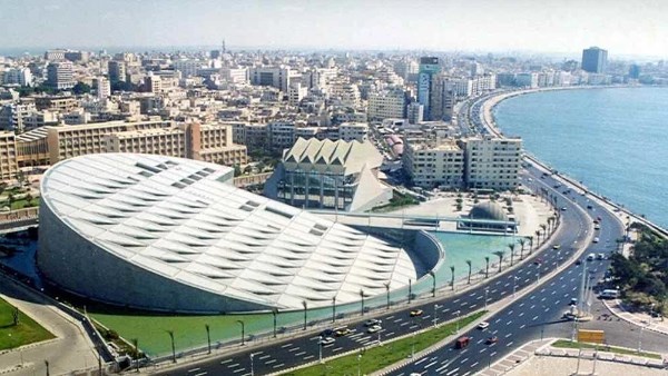 معرض الإسكندرية للكتاب بات من طقوس الصيف الثقافية