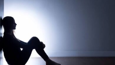 من الحزن إلى القيء.. الاكتئاب عند كبار السن يظهر على الجسد