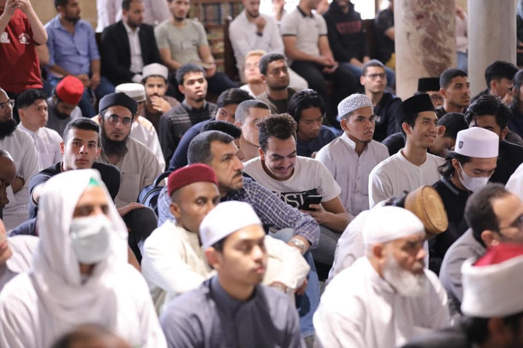 هل الذكر والصلاة على النبي أثناء الخطبة من الكلام المنهي عنه؟..رأي الشرع