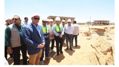 وزير الإسكان يتفقد محاور الطرق ومحطة تنقية مياه الشرب الجديدة بمدينة السادات